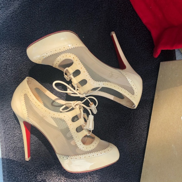 Christian Louboutin Authentic Red Bottom Heals - Picture 5 of 16